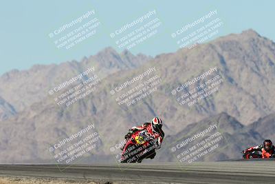 media/Dec-01-2025-Moto Forza (Mon) [[2daa91e15f]]/2-Intermediate Group/Session 4 Turn 9/